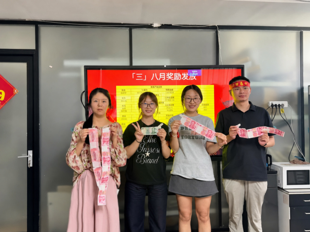 Da un contatto sui social media a due container da 40 piedi: un viaggio di cinque mesi con il nostro nuovo cliente ad Almaty Da un contatto sui social media a due container da 40 piedi: un viaggio di cinque mesi con il nostro nuovo cliente ad Almaty
